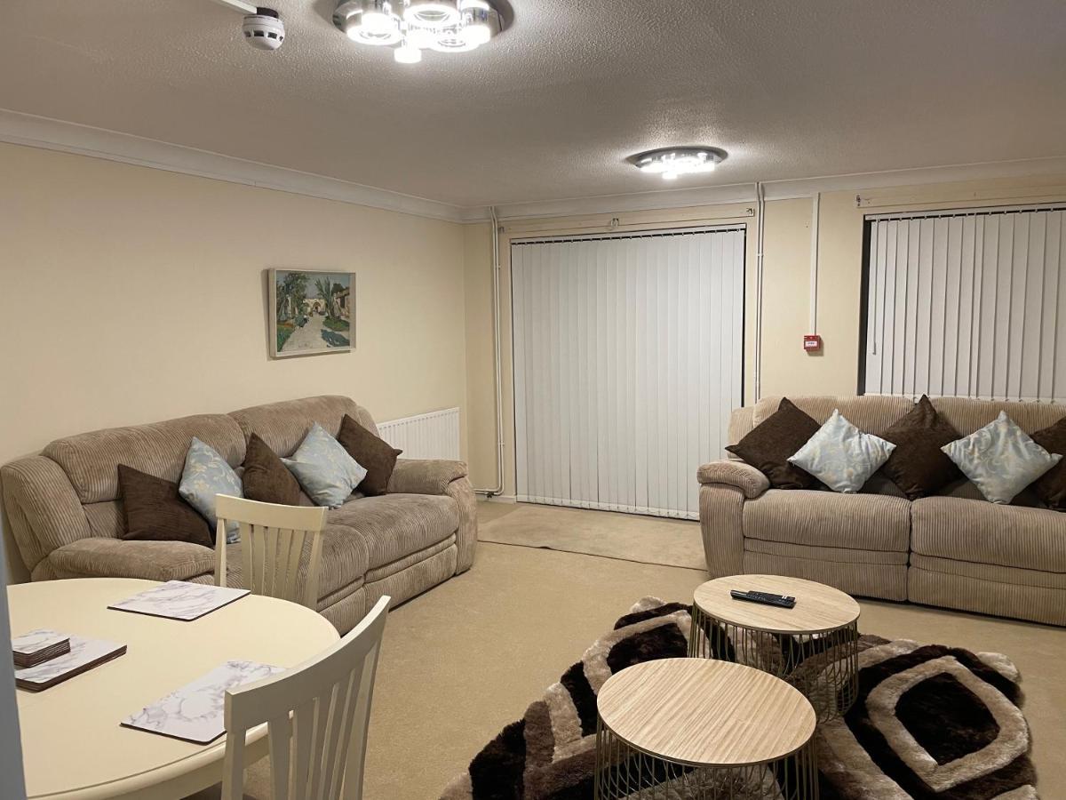 Elegant Devon Villa Luton  Exteriör bild